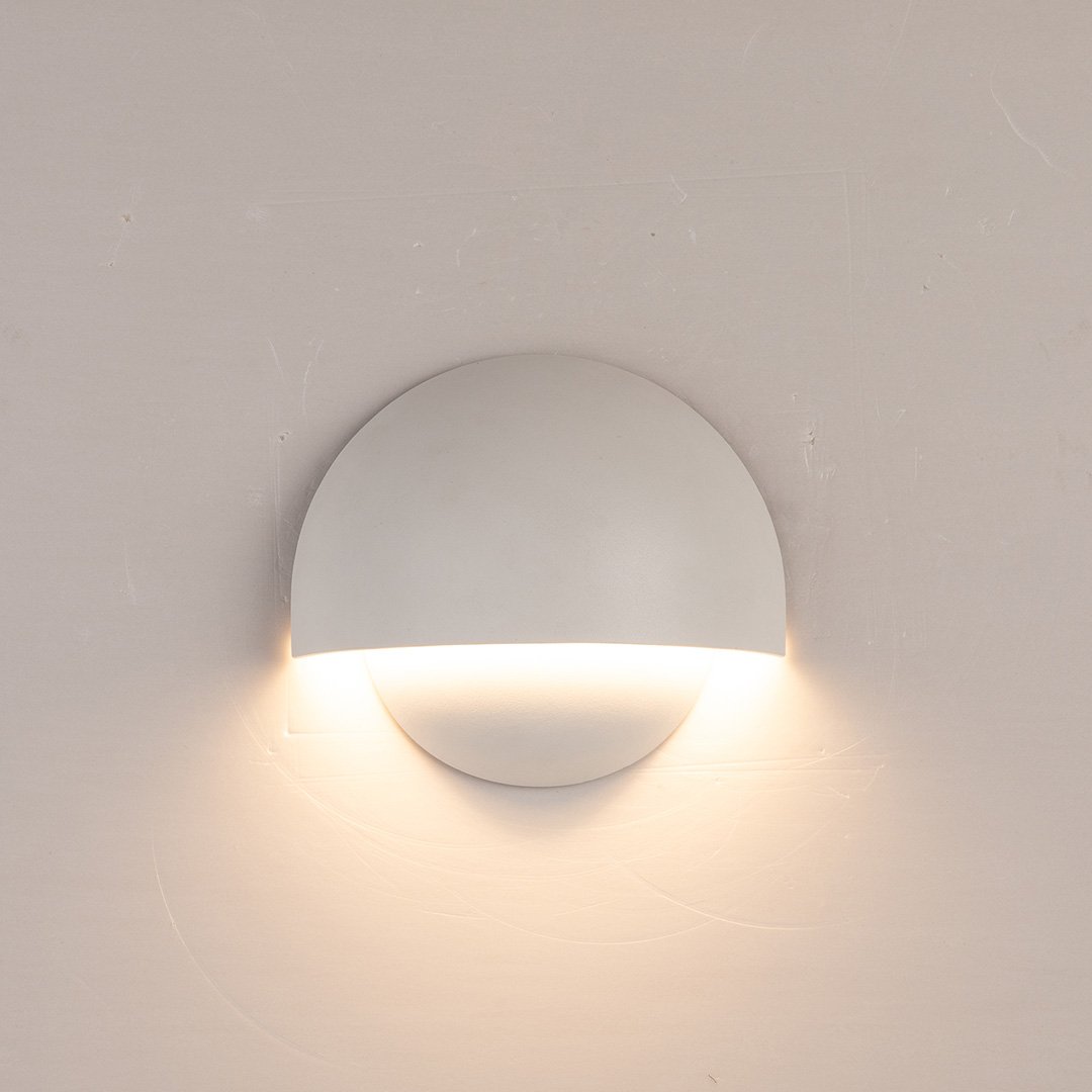 Luminaria LED Exterior Resistente con Iluminación Suave