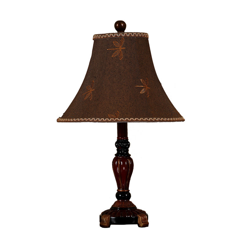Lampe élégante avec abat-jour en tissu forme cloche rouille