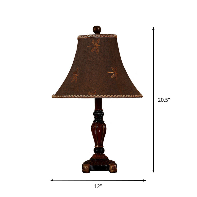 Lampe élégante avec abat-jour en tissu forme cloche rouille