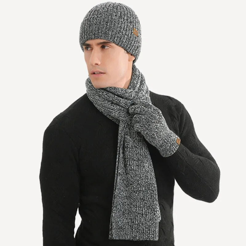 Conjunto de invierno cálido con gorro, bufanda y guantes