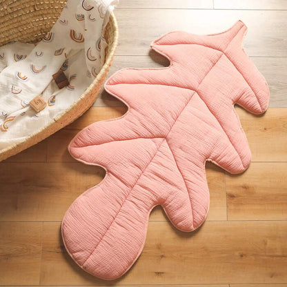 Alfombra de juegos para bebé con forma de hoja verde