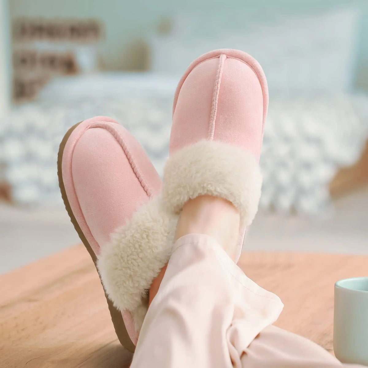 Pantoufles en mousse à mémoire de forme pelucheuses