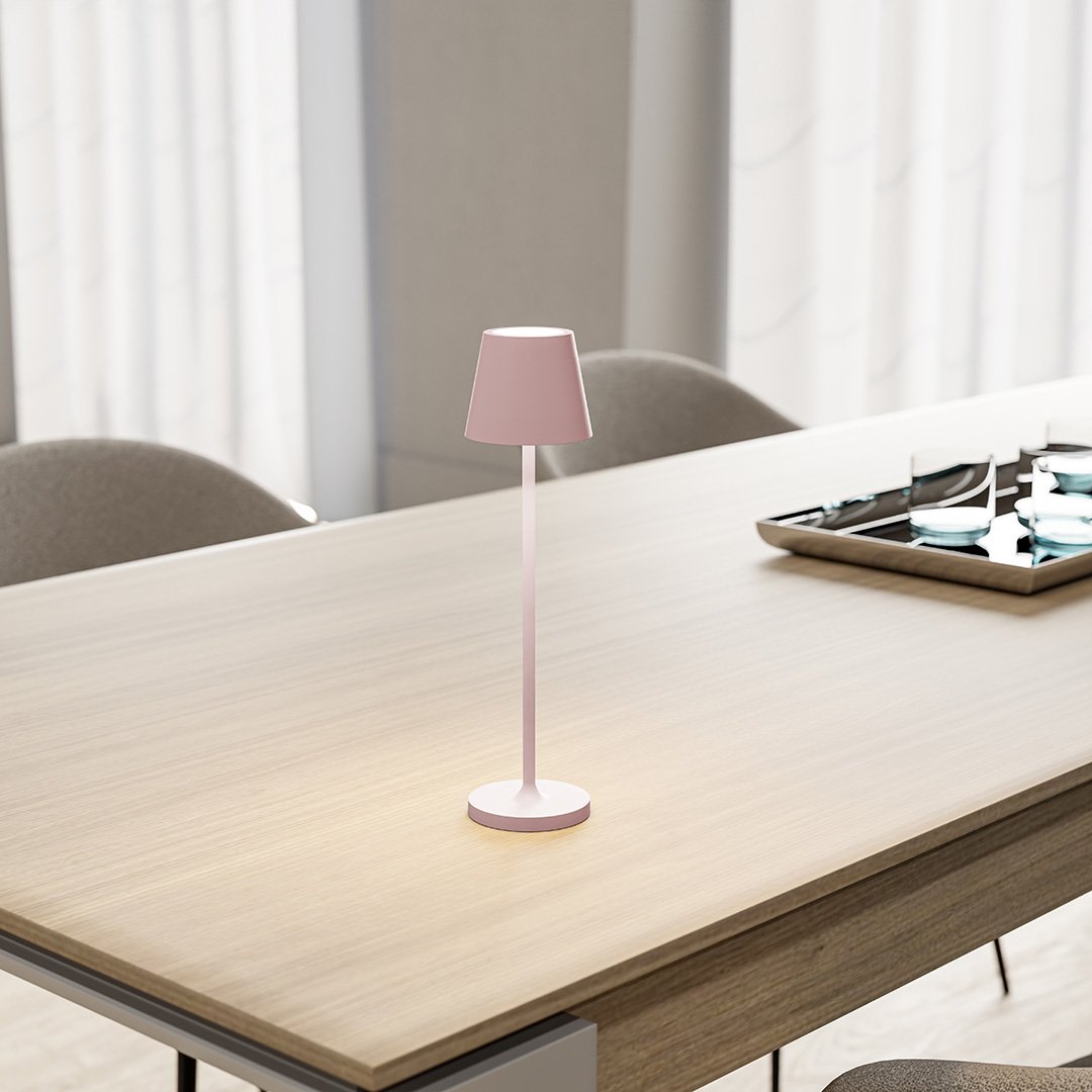 Lámpara LED compacta con pantalla táctil y larga vida útil