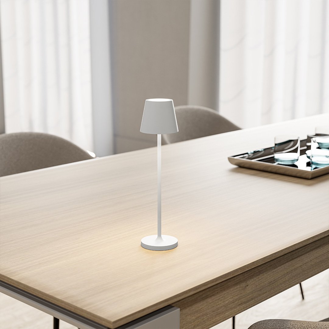 Lámpara LED compacta con pantalla táctil y larga vida útil
