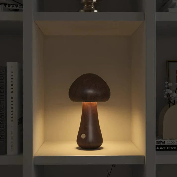 Lámpara de hongo en madera natural