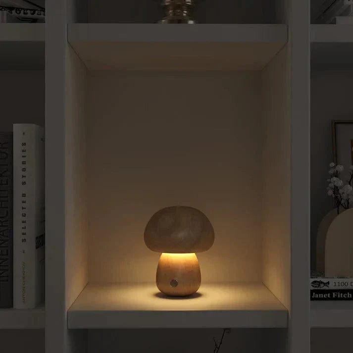Lámpara de hongo en madera natural