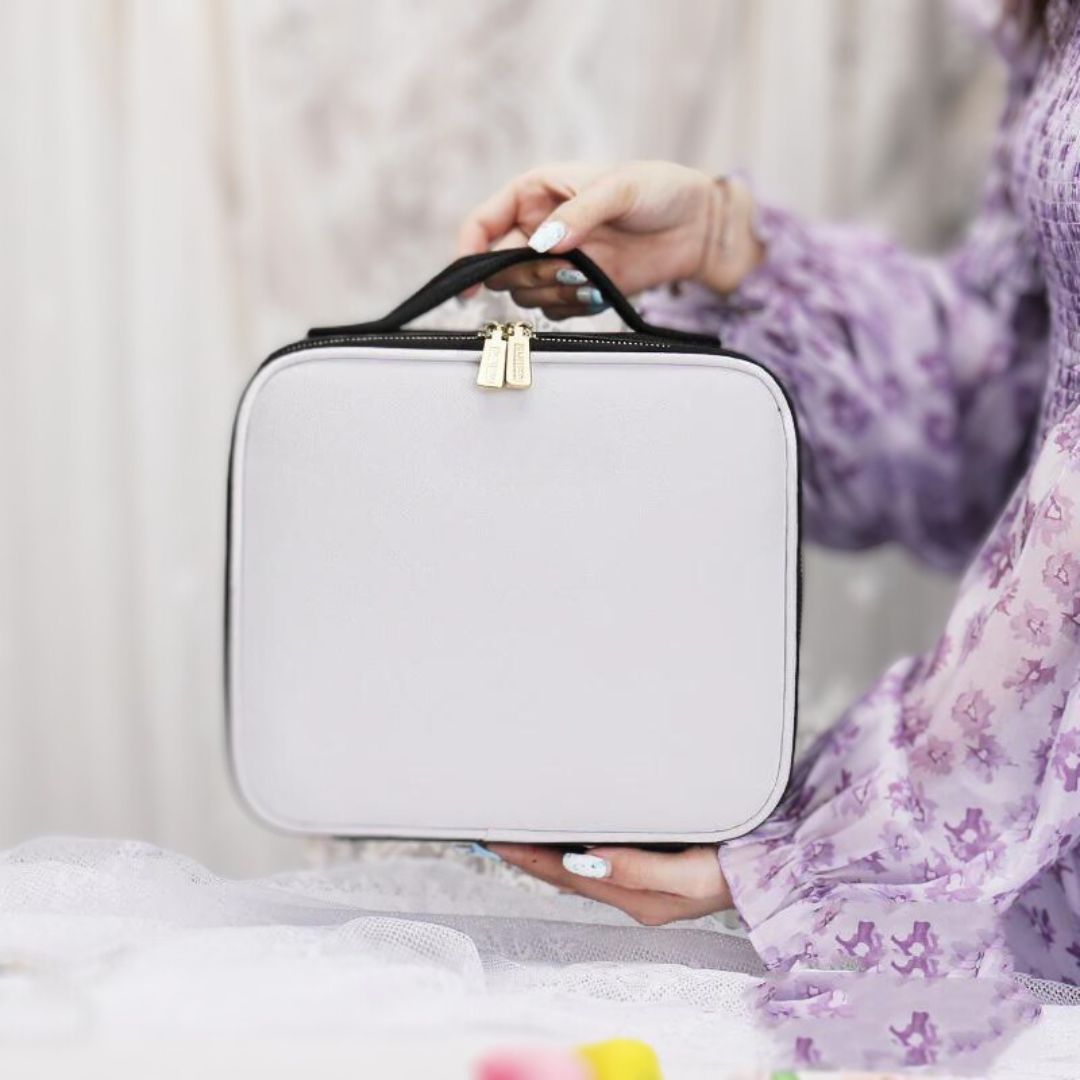 Estuche de Maquillaje Compacto y Práctico